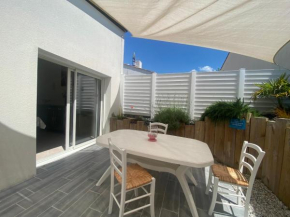 Maison élégante proche plage, forêt, avec terrasse, 3 chambres, WiFi et parkings - FR-1-22-280